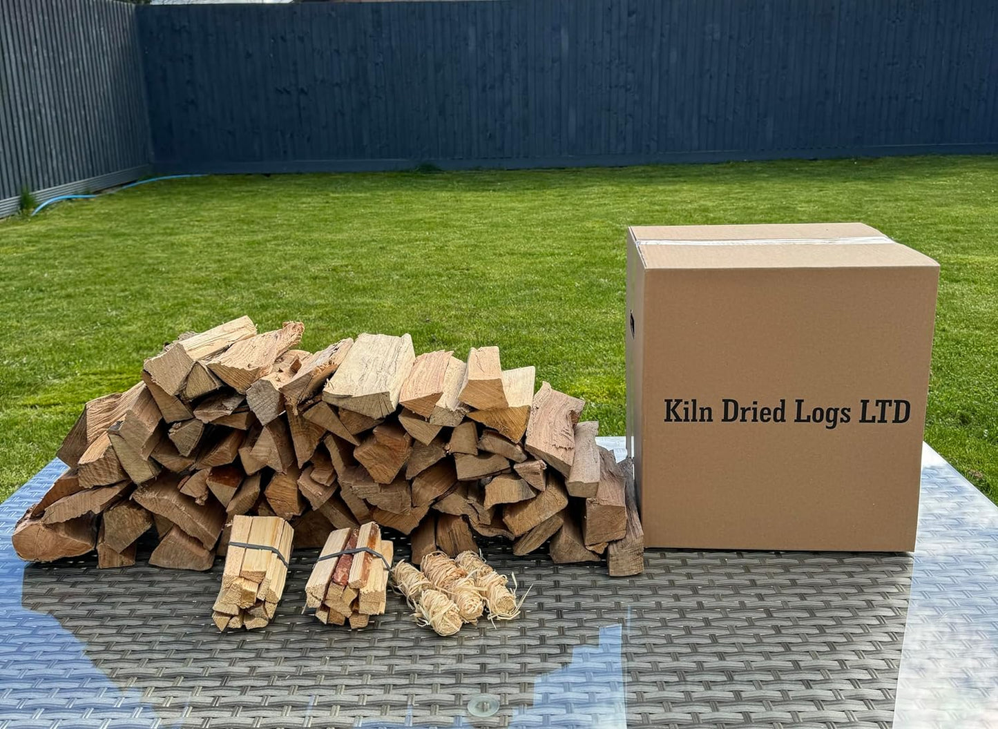 Barbecue Kiln Dried Hardwood Logs/Pizza Oven Logs/Firepits Logs/Outdoor Cooking Fuel 44 Litre Box